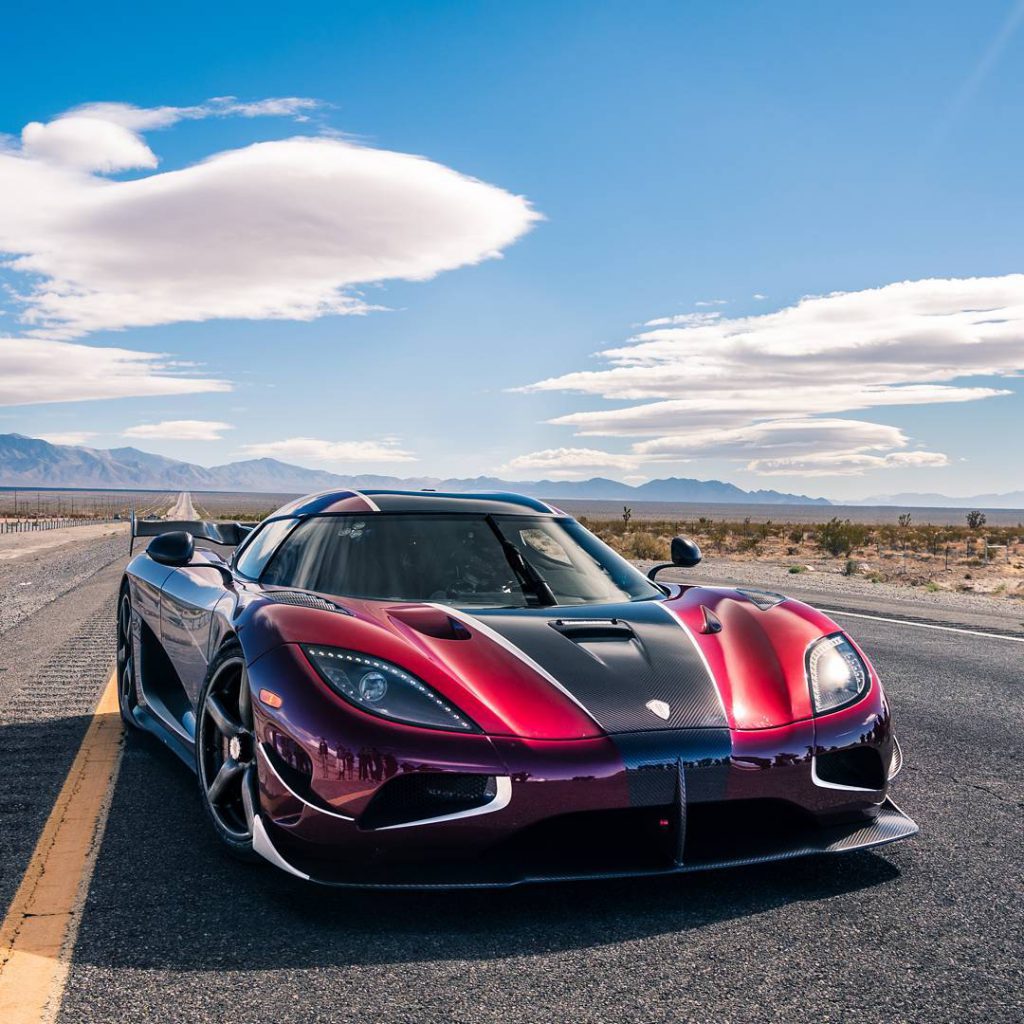 Машина Koenigsegg Agera r фиолетовый